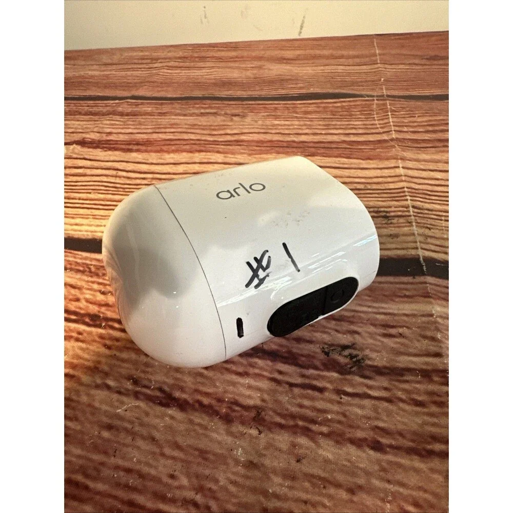 Netgear Arlo Essential VMC2030 Spotlight Wireless Indoor/Outdoor Camera White
